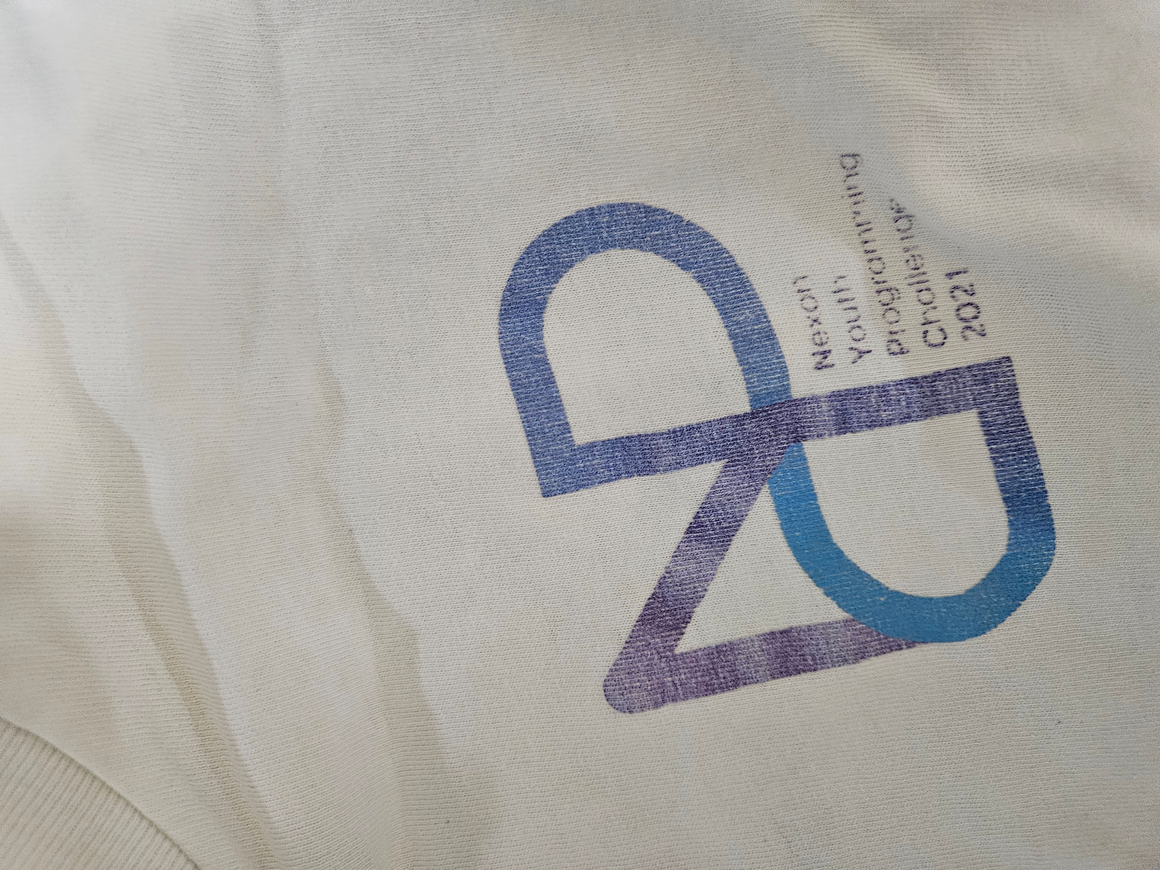 NYPC 2021 예선 500위 내에 들어 받은 티셔츠. 오래 입어 프린팅이 옅어졌다.